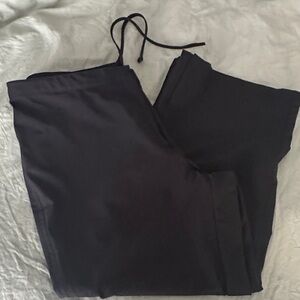 🔥BUNDLE 2/$12🔥 NIKE Capris Black Drawstring Pants